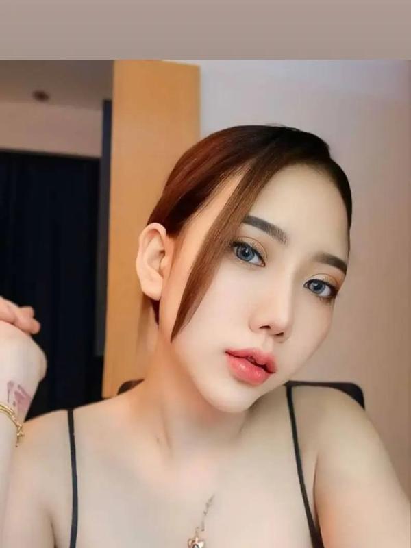 Experience Unforgettable Moments with Esme Scarlet Today 2 Mis Fotos