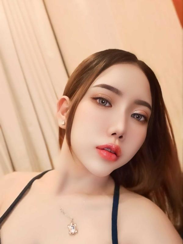 Experience Unforgettable Moments with Esme Scarlet Today