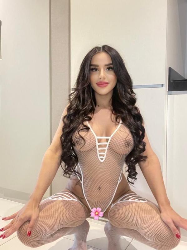 Experience Unforgettable Moments with Juliana Star Tonight