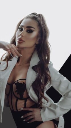 Experience Unforgettable Moments with Noelle Crimson Today